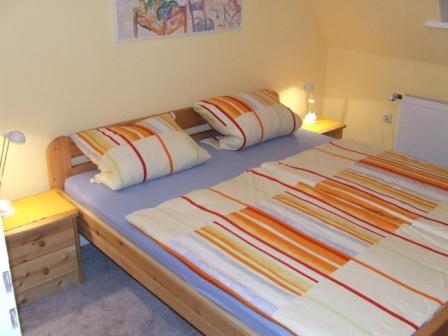 Das Schlafzimmer mit Doppelbett